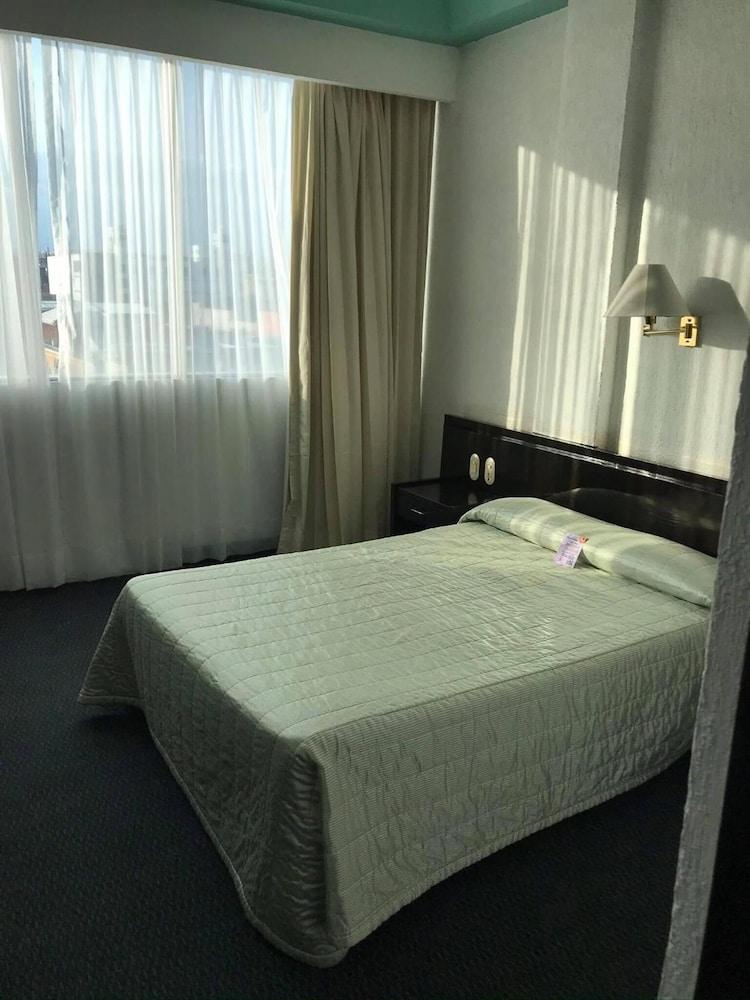 Hotel Real Rex Леон Екстериор снимка