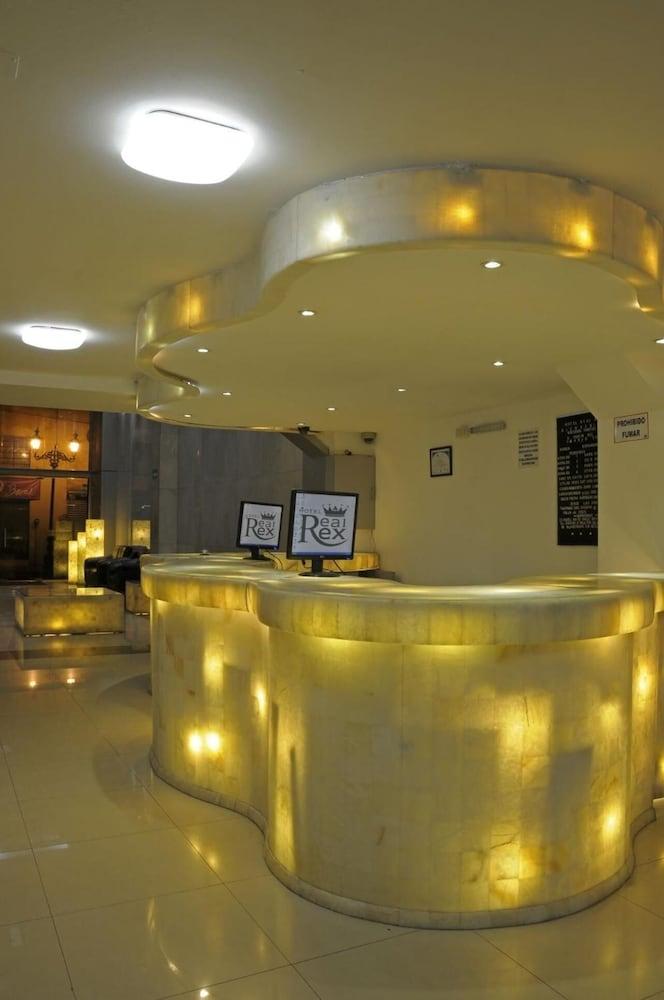 Hotel Real Rex Леон Екстериор снимка