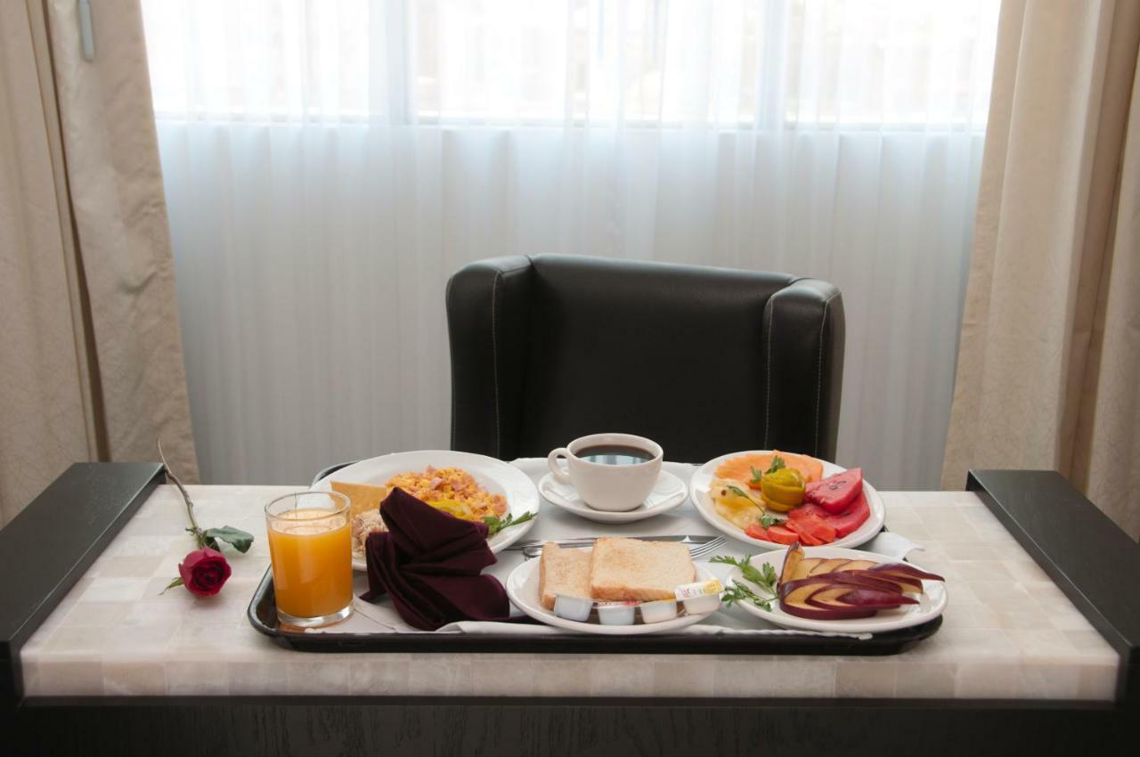 Hotel Real Rex Леон Екстериор снимка